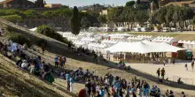 Malore sul pullman, ragazza di 18 anni muore per un arresto cardiaco: era a Roma per il Giubileo dei giovani