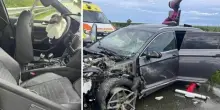 Maxi incidente, tra gli 8 feriti una donna incinta, gravissima la bimba di 2 anni. L'anatra in strada e il sorpasso azzardato, le ipotesi