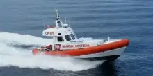 Ragazzo di 16 anni si tuffa dal gommone ma l'elica lo ferisce a un orecchio: incidente e paura in mare a Capri