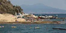 Napoli, tuffi all'insegna del mare ritrovato: lidi per tutte le tasche