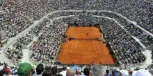 Tennis e scommesse clandestine, "urlatori" in tribuna per alterare il set. La rete nelle mani del russo Medkov