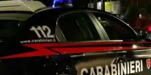 Tenta di uccidere la moglie a coltellate in strada ad Avezzano, poi scappa a Roma: arrestato 47enne