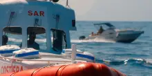 Si tuffa dal gommone, ucciso dall?elica: il dramma di Simone La Torre davanti agli amici
