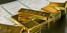 Oro, sale la speculazione di Borsa tra dazi e mosse delle banche centrali