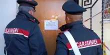 Torino, va in vacanza con la famiglia e in 4 gli occupano la casa. «Volevamo restarci solo fino al ritorno del proprietario»