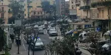 Boato nella notte a Casoria: petardo esplode davanti alla pizzeria: indagini in corso