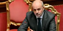 Gruppo vaccini, Schillaci revoca le nomine dopo le polemiche sui due consulenti no-vax: fuori dal Nitag tutti i membri