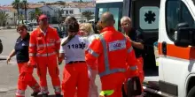 Mangiano tonno al ristorante del lido, 10 turisti si sentono male: sei ricoverati