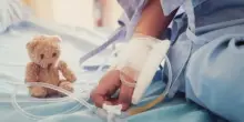Mangia cibo contaminato: bambino ricoverato in ospedale in gravi condizioni