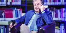 Roberto Burioni: «Per saltare un'interrogazione murai l'ingresso del liceo. L'oroscopo? Sono superstizioso, se passa in radio cambio»
