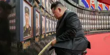 Corea del Nord, Kim Jong-Un supervisiona test di due nuovi missili difesa aerea. Crescono le tensioni con Seul