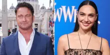 Venezia 2025, Gerard Butler e Gal Gadot nella bufera Propal: ma i due non hanno mai confermato la presenza