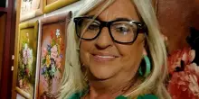 Silvana Damato trovata morta in vestaglia nella vasca da bagno, in casa tracce di sangue e impronte