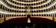 Teatro San Carlo a Napoli, il giudice rinvia la decisione: ipotesi nuovo ricorso