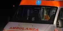 Accoltella il padre, la madre e la sorella di 15 anni, ragazzo arrestato: era ancora in casa quando sono arrivati i carabinieri