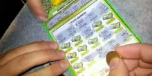 Nipotina sceglie per la nonna il biglietto del Gratta e Vinci, la donna incassa 100mila euro. «La piccola sorrideva, non ha capito cosa è successo»
