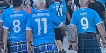 Tifosi scozzesi in kilt a Fuorigrotta per Napoli-Cagliari