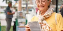 Pensionata vince 75 milioni di dollari alla lotteria, poi perde tutto in una settimana: la battaglia legale
