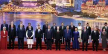 Putin e Modi alla corte di Xi, in Cina il summit d?Oriente. Disgelo tra l?India e il Dragone