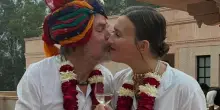 Reinhold Messner sposa (per la seconda volta) Diane Schumacher: «Il matrimonio in India, è la nostra seconda casa». Dal look al viaggio di nozze