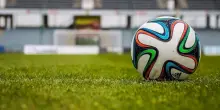 Ovindoli, ragazzo romano di 33 anni muore durante una partita di calcetto: era in vacanza con gli amici