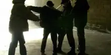Litiga con un ragazzo di 17 anni e lo accoltella: 18enne ?trovato con armi e vestiti insanguinati