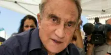 Emilio Fede è in condizioni di salute critiche: il peggioramento negli ultimi giorni