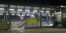 Ragazza di 18 anni stuprata in stazione, la procura: «La vittima ha lottato per un'ora»