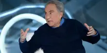Emilio Fede è morto, il giornalista aveva 94 anni. Era ricoverato in una clinica di Milano in condizioni gravissime