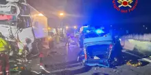 Incidente sull'autostrada A1: ragazza di 21 anni muore nello schianto con la sua Fiat Panda contro un camion, 4 feriti gravi