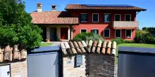 Rapina in villa, banditi armati e incappucciati entrano in casa: minacciata ragazza di 19 anni
