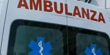 Cade dal balcone al quarto piano, ragazzina di 15 anni è in fin di vita