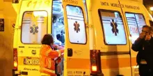 Ragazzo di 17 anni accoltella padre e nonna: sono gravi