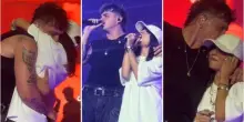 Angelina Mango torna a sorpresa sul palco con Olly: «Mi siete mancati». L'abbraccio e l?emozione di 34mila fan