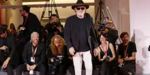 Francesco De Gregori: «Oggi faccio anche i selfie col pubblico. Il cinema? lo lascio ai giovani che hanno voglia di cercare parcheggio»