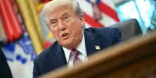 Dazi, Trump firma l?intesa: auto europee verso il 15% con effetto retroattivo