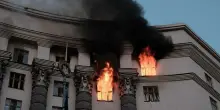 Ucraina, maxi attacco su Kiev: 805 droni, colpita la sede del governo, 4 morti e 11 feriti. Cosa è successo nella notte?