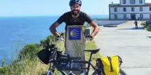 Rudy Di Flavio accoltellato in un ostello in Mongolia durante un viaggio in bici: trasportato d'urgenza in ospedale. Fermato un ragazzo statunitense