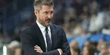 Italbasket, Gianmarco Pozzecco dice addio in lacrime: «È stato un onore, nessuno amerà questi giocatori più di me»
