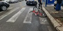 Auto pirata uccide un 13enne in bicicletta, dramma fuori Vicenza: caccia alla macchina (che non si è fermata)