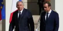Francia, Macron cerca un nuovo premier: chi è Sebastien Lecornu, il ministro a cui pensa il presidente. Il toto-nomi