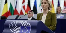 Von der Leyen: «Il futuro dell'auto è elettrico e l'Europa ne farà parte. Settore dovrà investire anche in veicoli piccoli e accessibili»