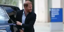 Harry e Re Carlo, tutto pronto per l'incontro: il principe è arrivato a Clarence House, il sovrano ha lasciato Balmoral