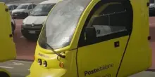 Poste Italiane, presentati 300 nuovi mezzi green per la consegna di lettere e pacchi