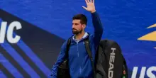 Djokovic con i giovani anti-Vucic. I serbi: «Traditore». E lui emigra