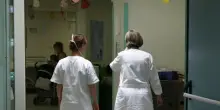 ?Francesco, morto di tumore a 14 anni: genitori a processo. «Dissero di no alle cure, erano seguaci della dottrina di Hamer»