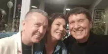 Pupo compie 70 anni, la festa con 2mila invitati e il buffet a base di panini al prosciutto: «Sono un uomo del popolo»