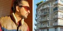 «Aggredito da una baby gang insieme a mio figlio di 3 anni: una ragazza lo ha gettato a terra con un calcio»