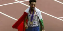 Iliass Aouani terzo nella maratona, quarta medaglia per l'Italia: «Questo bronzo viene dalle case popolari»
