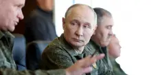 Putin assiste alle esercitazioni Zapad 2025: «Impiegati 100mila soldati». Testati? il missile Oreshnik e i sommergibili nucleari
